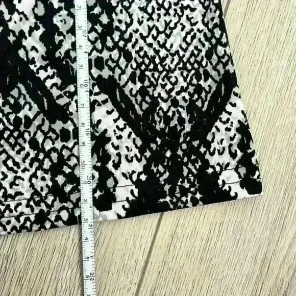 Worthington Black & White Short Sleeve Blouse Size PL - Picture 3 of 7